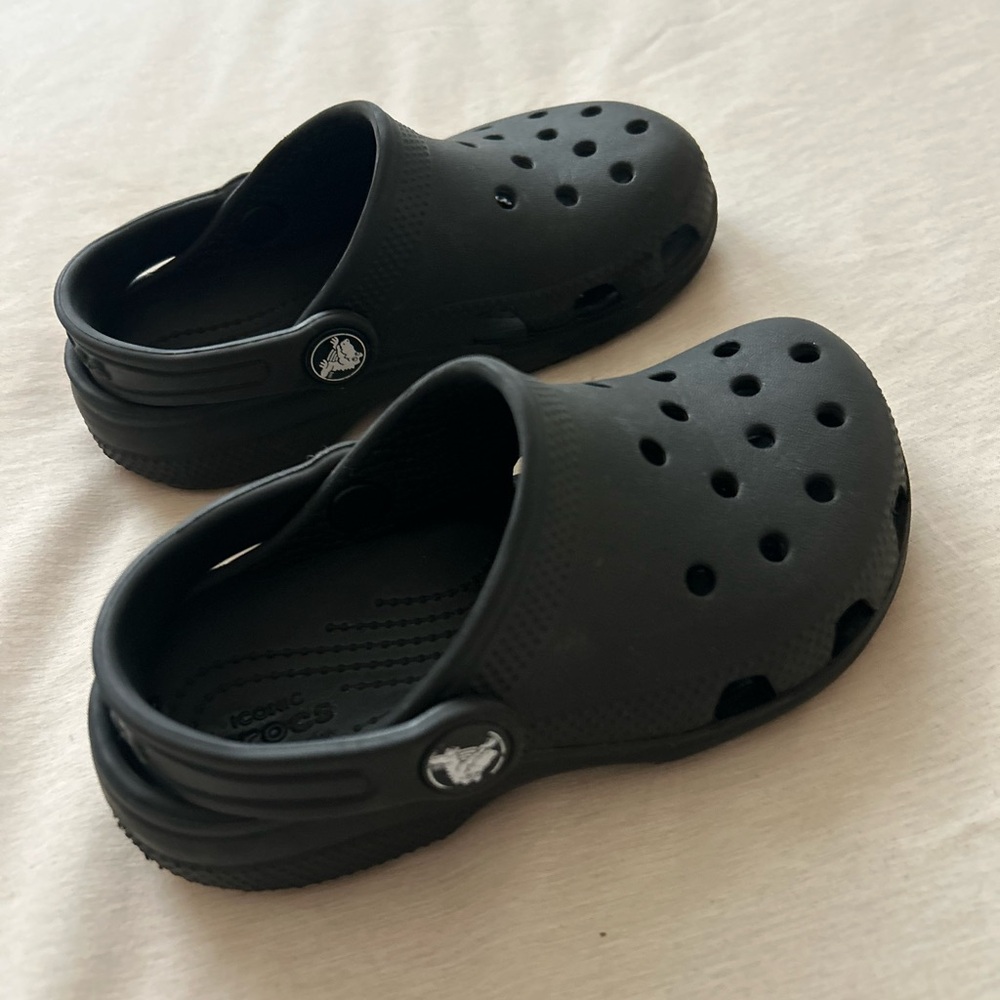 Crocs 
Black 
Toddler Size 10